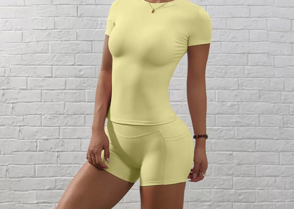 Short-sleeved yoga shorts set