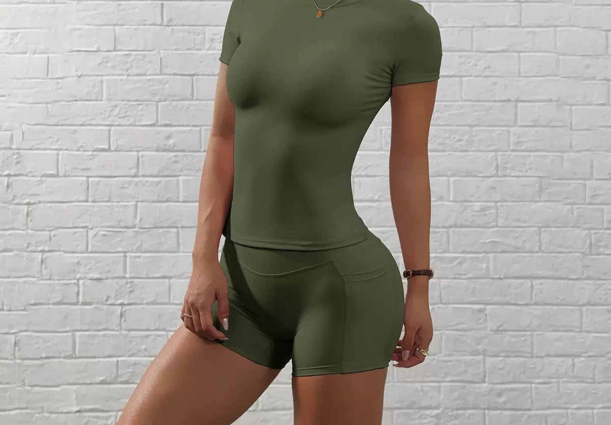 Short-sleeved yoga shorts set